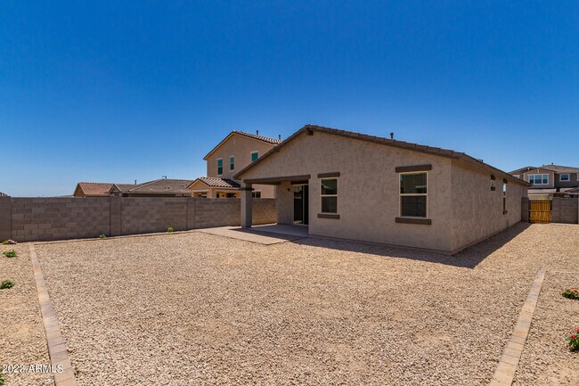 Building Photo - 17318 W Surrey Dr