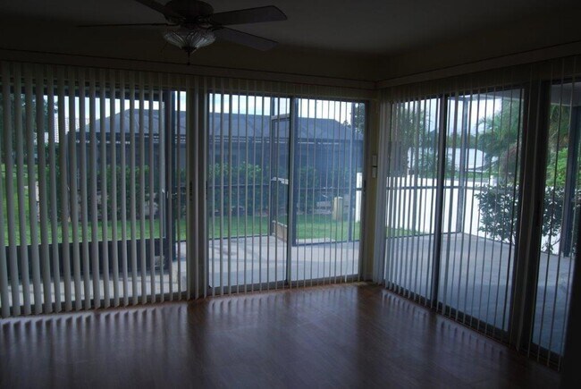 Building Photo - SEMINOLE HOME IN DESIRABLE CANTERBURY CHASE