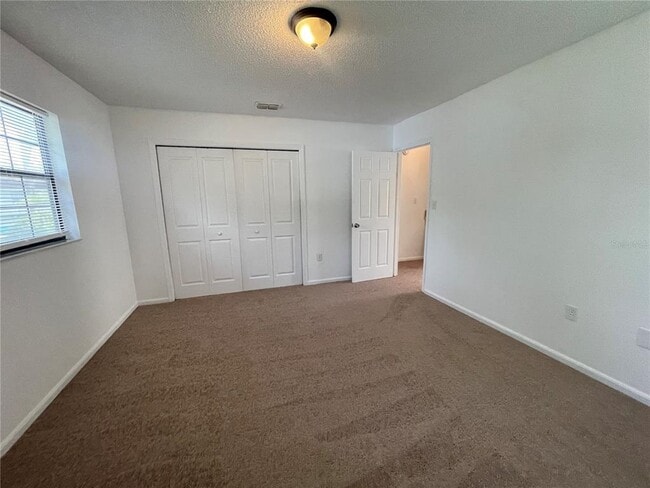 Building Photo - 221 S Cypress Way