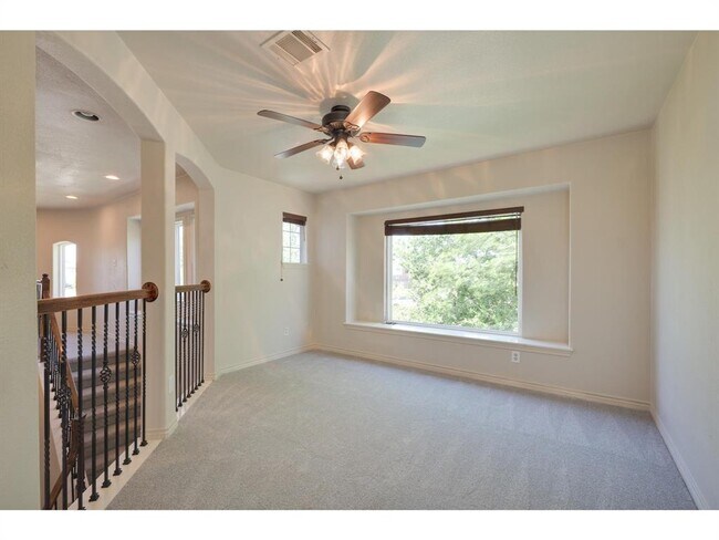 Building Photo - 13925 Fallsprings Way