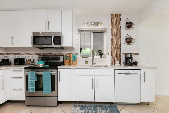 Building Photo - 1900 N Victoria Park Rd