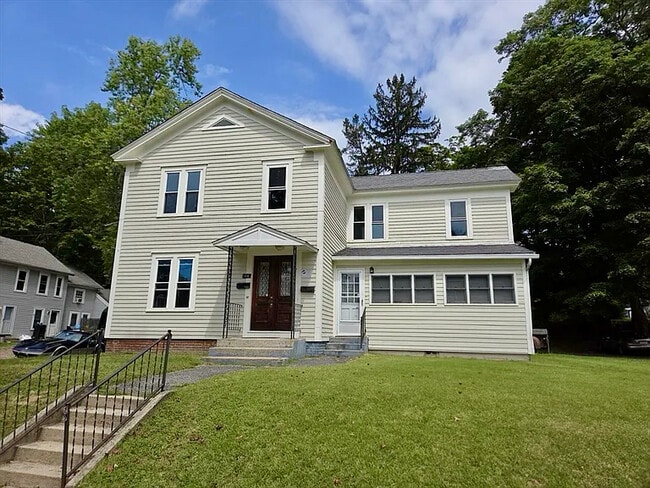 Building Photo - 1045 Pine St