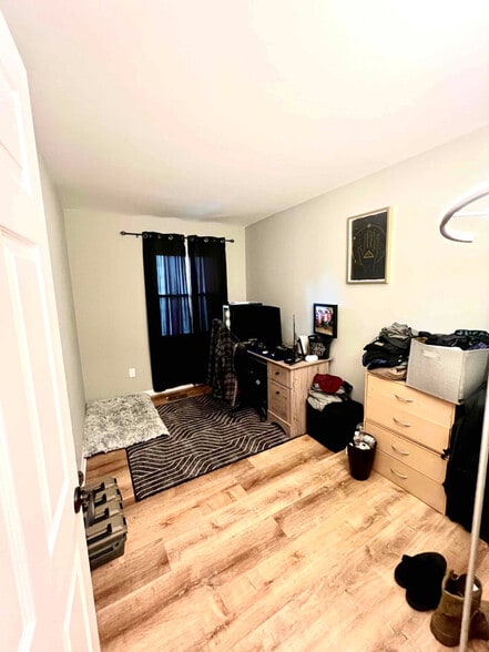 Building Photo - 5921 Harvest Ln