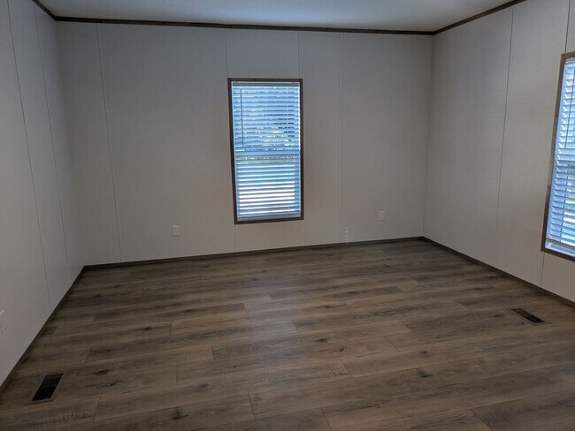 Building Photo - 1118 Old Tar Landing Rd