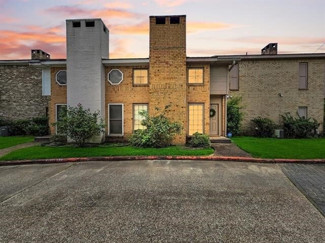 Building Photo - 1620 Wellington Pl