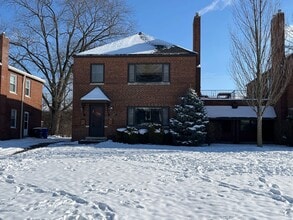 Building Photo - Unique 2 BR 1 BA in Upper Arlington