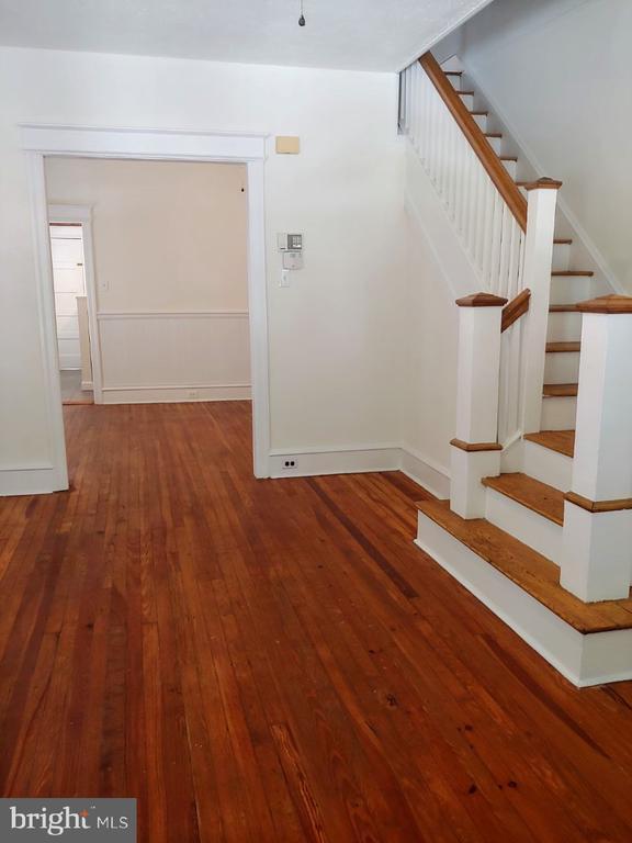 Building Photo - 351 Krams Ave