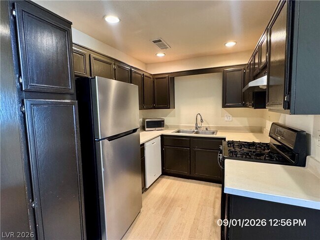 Building Photo - 5623 Calais Ct