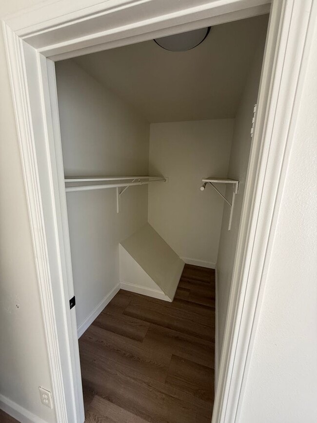 Building Photo - Paul Lee - R7535