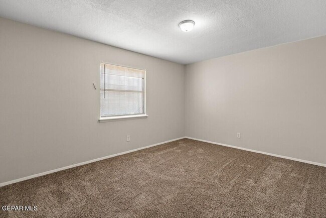 Building Photo - 4528 R L Shoemaker Dr