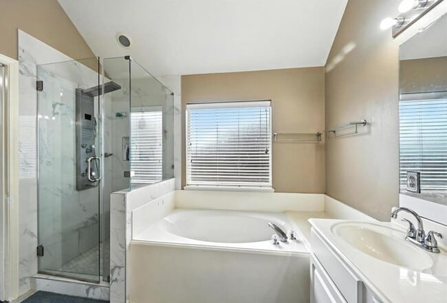 Building Photo - 9903 Edgewood Manor Ct