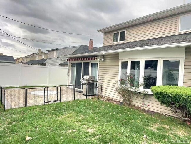 Building Photo - 35 Arch Ln