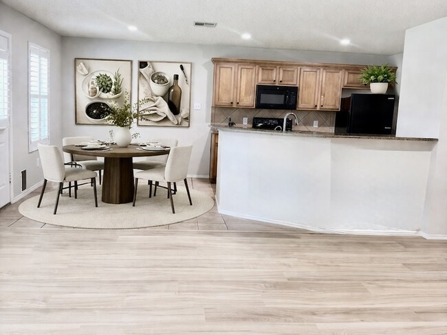 Building Photo - 9620 George Washington Dr