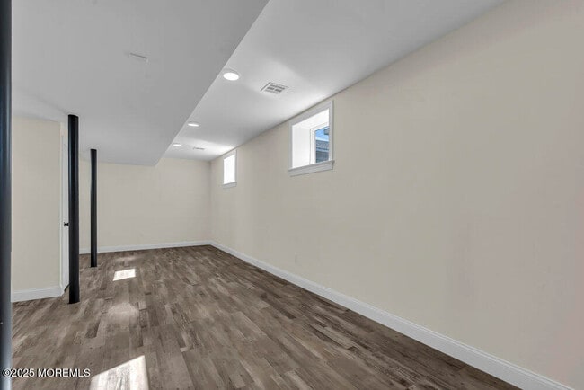 Building Photo - 1708 B St