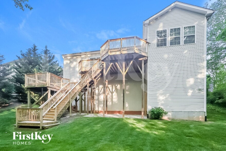 Building Photo - 159 Heywatchis Dr