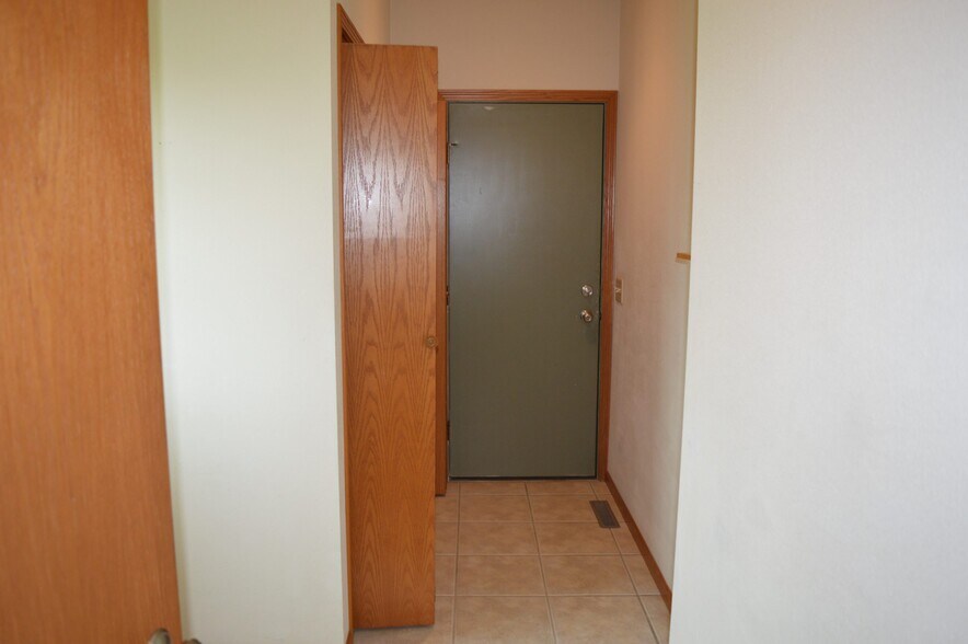 Building Photo - 4734 Bergamot Way