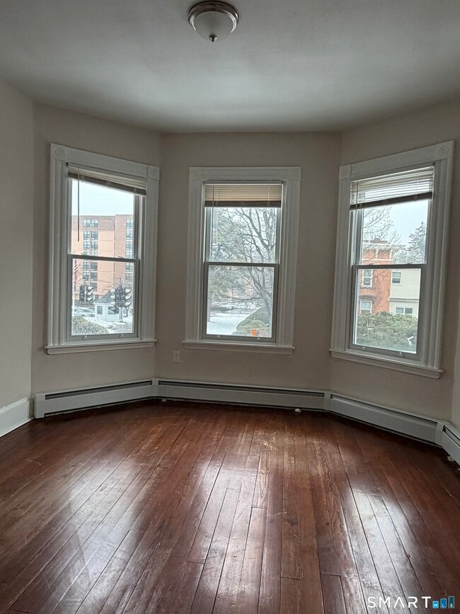 Building Photo - 181 Sisson Ave