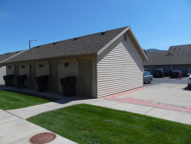 Building Photo - 474 S 2550 W