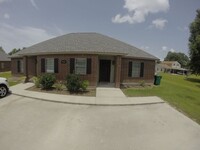Building Photo - Modern 3B\2B Duplex Available in Lake Charles