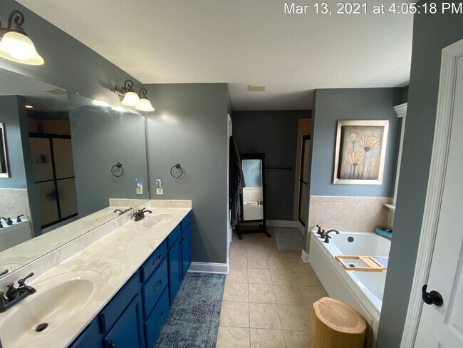 Building Photo - 118 Bolder Drive