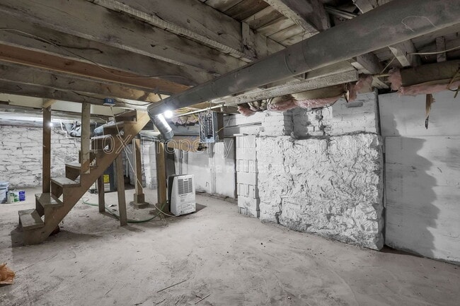 Building Photo - 907 Scott St