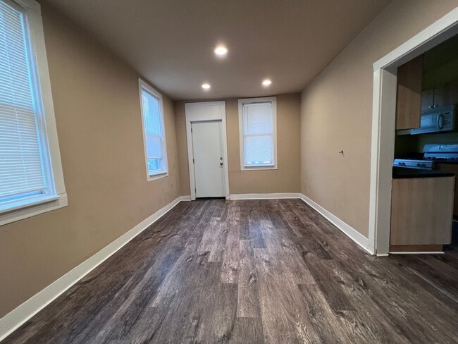 Building Photo - 2 Bedroom Townhome for Rent in the Arlingt...