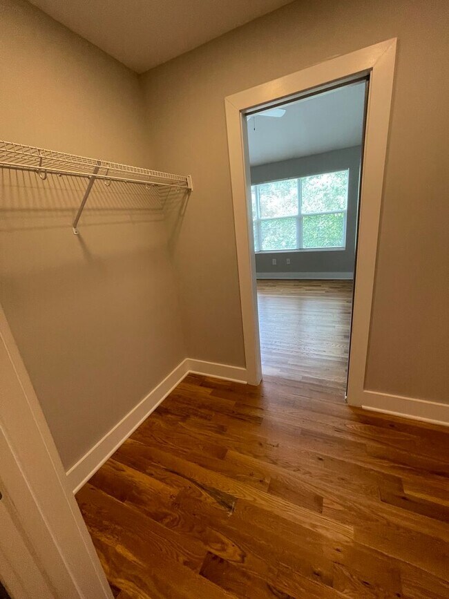 Building Photo - Incredible 2 Bedroom 2.5 Bath Townhome wit...