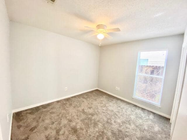 Building Photo - 102 Midland Ct