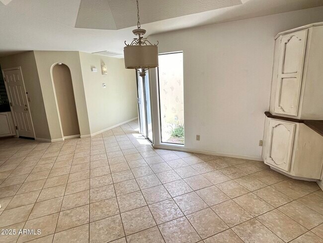 Building Photo - 7955 E Chaparral Rd
