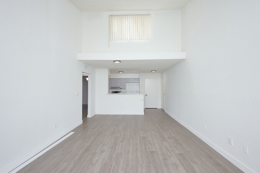 Building Photo - 14230 Victory Blvd
