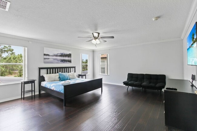 Building Photo - 131 Willow View Dr