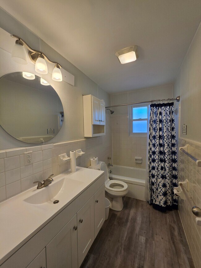 Building Photo - 4637 Clayton Dr