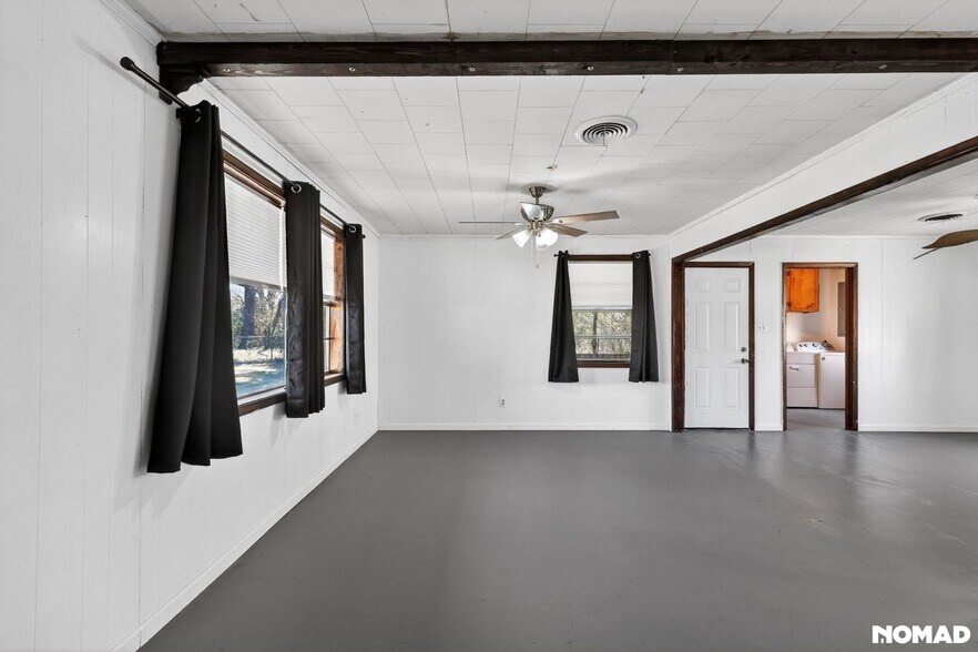 Building Photo - 251 School Rd