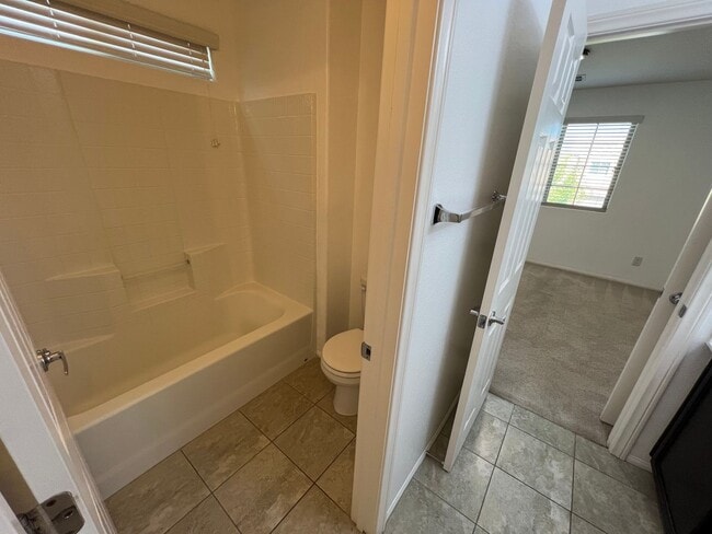 Building Photo - 5693 Point Loma Ct