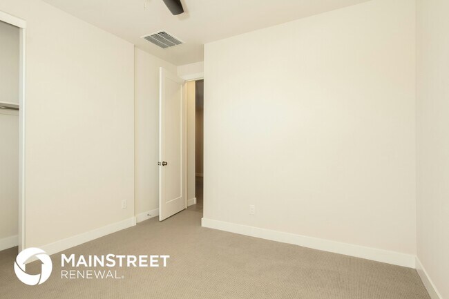 Building Photo - 8518 S 69th Ln
