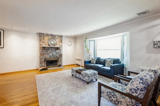 Building Photo - 50 Edgewood Dr