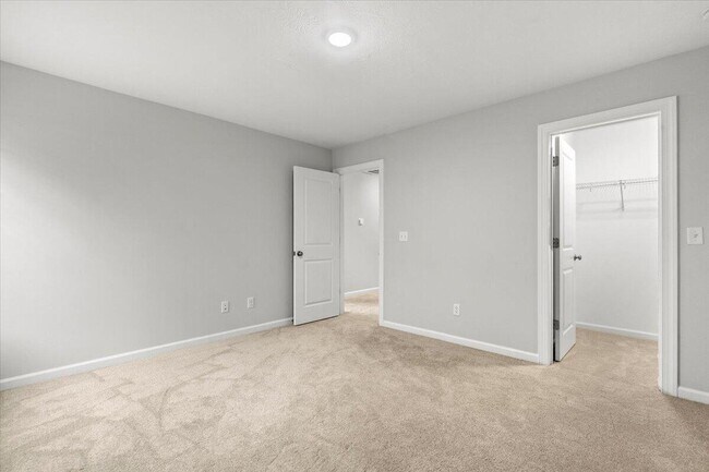 Building Photo - 239 Prominence Dr