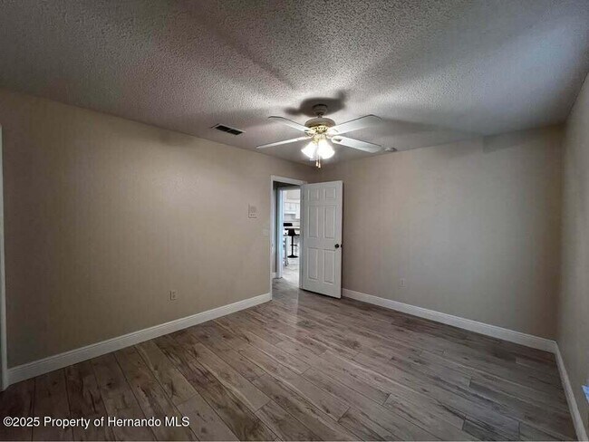 Building Photo - 9448 Tooke Shore Dr