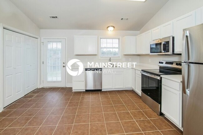 Building Photo - 3 Bedroom Pet-Friendly Home in KODAK, TN with Main Street Renewal