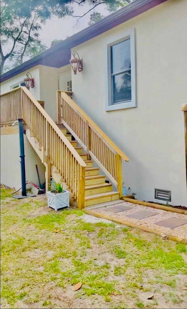 Building Photo - 905 4th Ave N