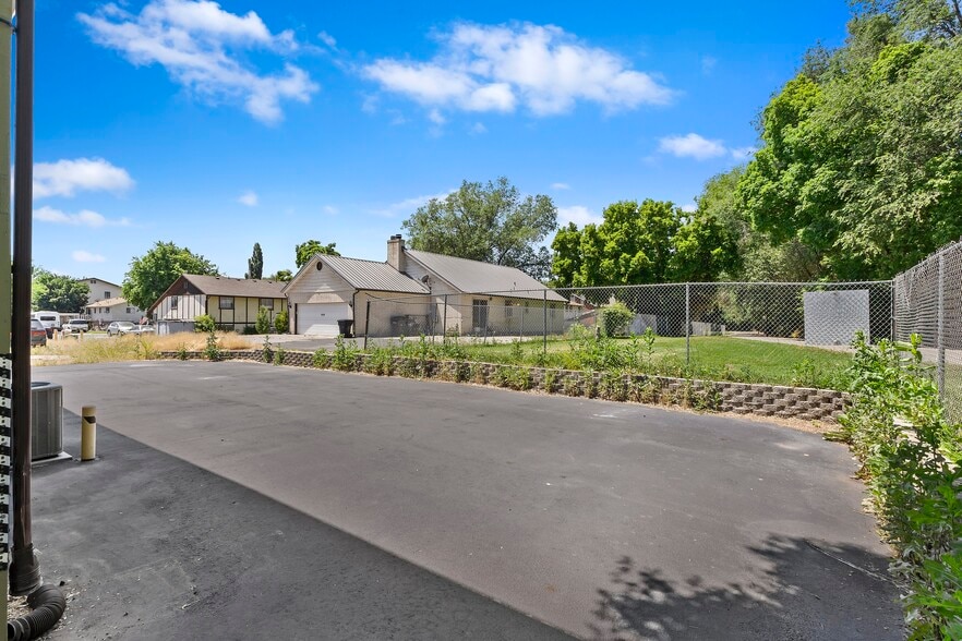 Building Photo - 715 N 1050 W