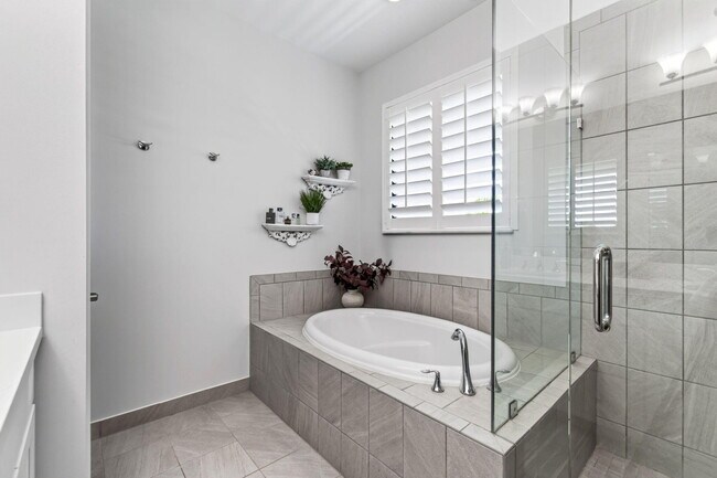 Building Photo - 622 Windward Cir S