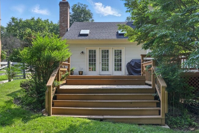 Building Photo - 14720 Peachwood Dr