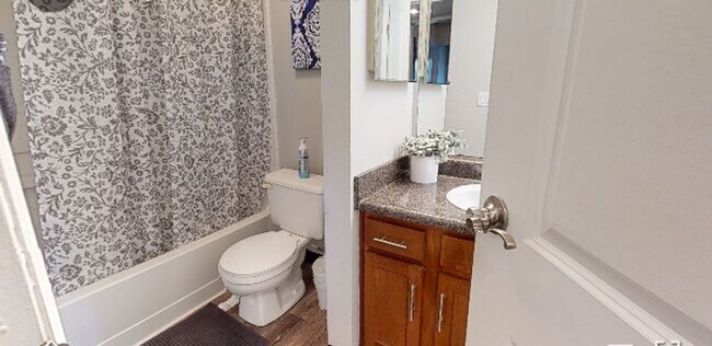 Building Photo - LOOK AND LEASE SPECIAL! MOVE IN JANUARY RECEIVE FEBRUARY RENT FREE!