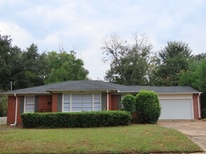 Building Photo - Updated 3 Bedroom, 1 Bathroom Home in Tyler