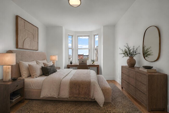 Building Photo - 163 3rd St