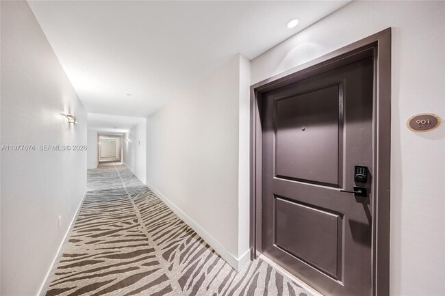 Building Photo - 7910 Harbor Island Dr