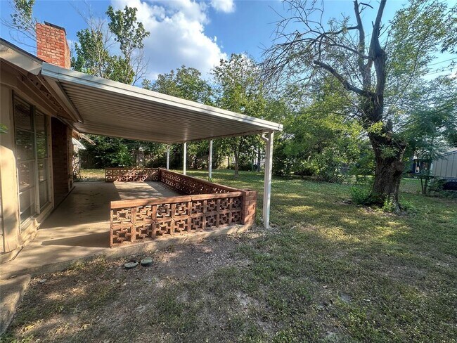 Building Photo - 2001 Wooten Dr