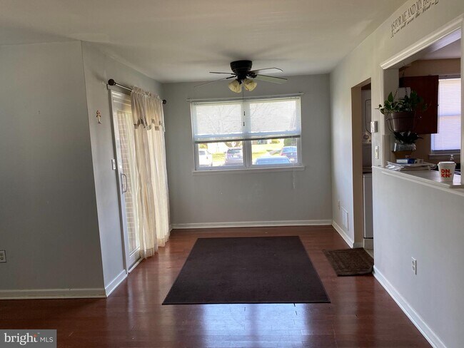 Building Photo - 5 Florence Tollgate