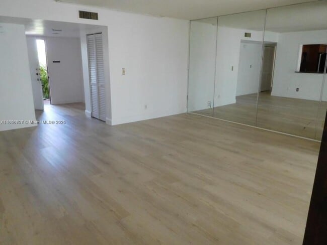 Building Photo - 3 bedroom in North Miami FL 33179